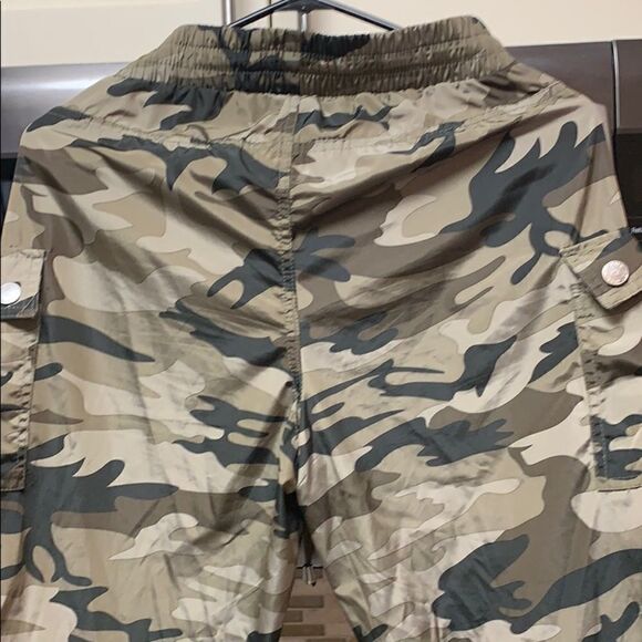 Hot Kiss Camo Pants - Picture 5 of 6